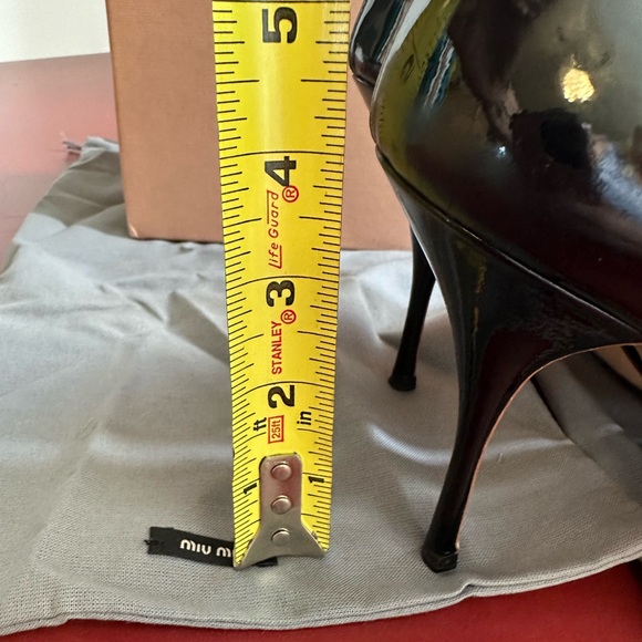 Size 38 1/2 Miu Miu Black Patent Pumps. Perfect! Barely Worn! - Picture 9 of 10